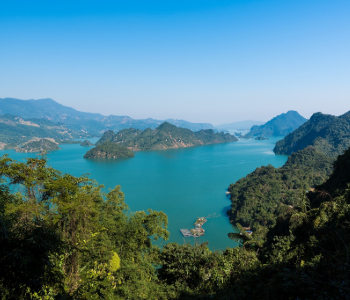 Tour đi thuyền khám phá hồ Hòa Bình